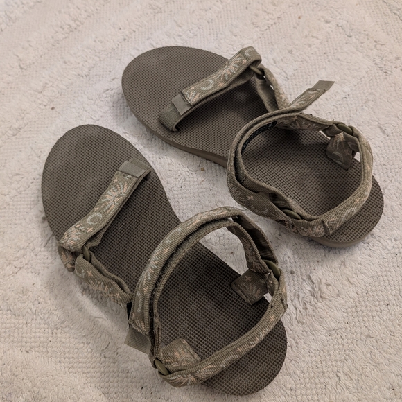 Teva Women's Original Universal Sandal, Size 9 - Picture 5 of 8